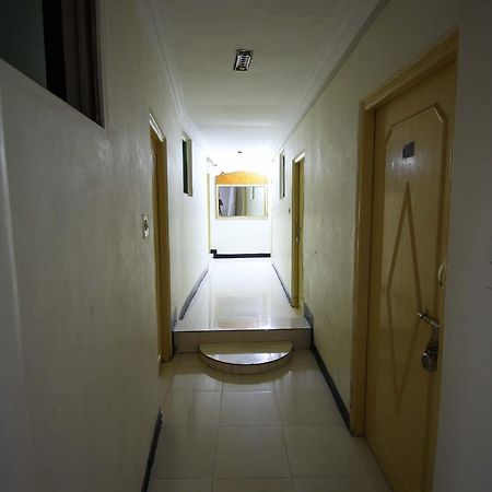 Oyo Hotel Blue Diamond Ahmedabad Exteriör bild