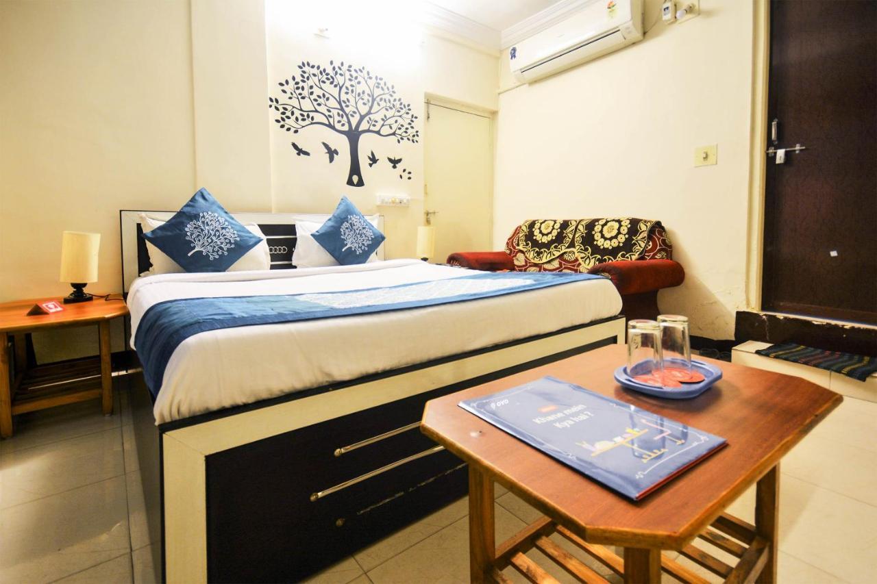 Oyo Hotel Blue Diamond Ahmedabad Exteriör bild