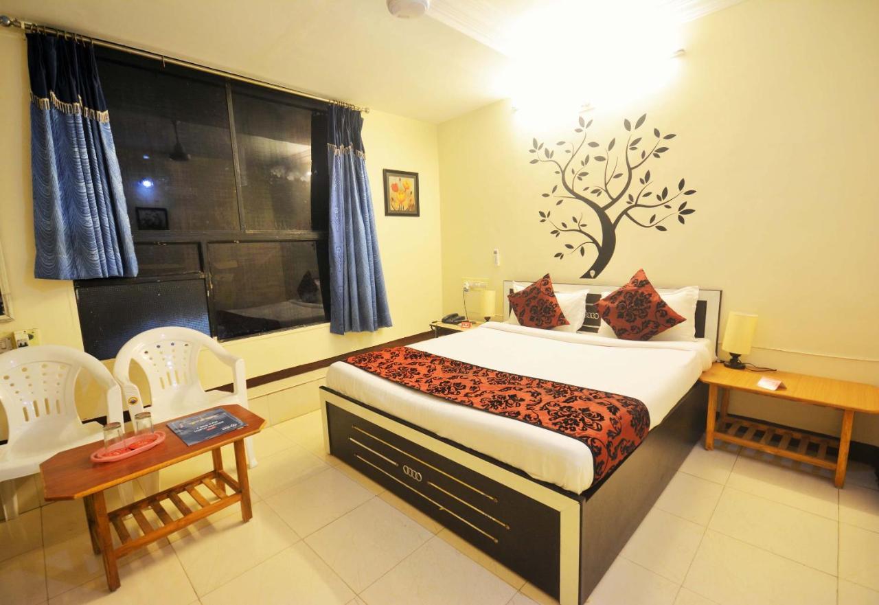 Oyo Hotel Blue Diamond Ahmedabad Exteriör bild