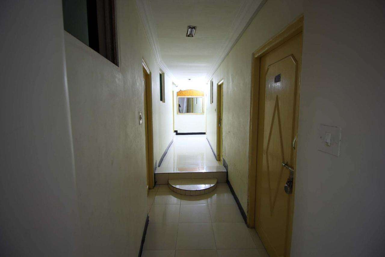 Oyo Hotel Blue Diamond Ahmedabad Exteriör bild