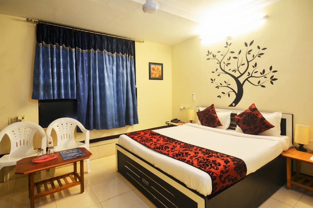 Oyo Hotel Blue Diamond Ahmedabad Exteriör bild