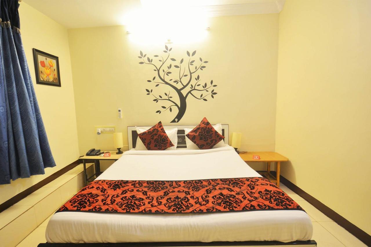 Oyo Hotel Blue Diamond Ahmedabad Exteriör bild