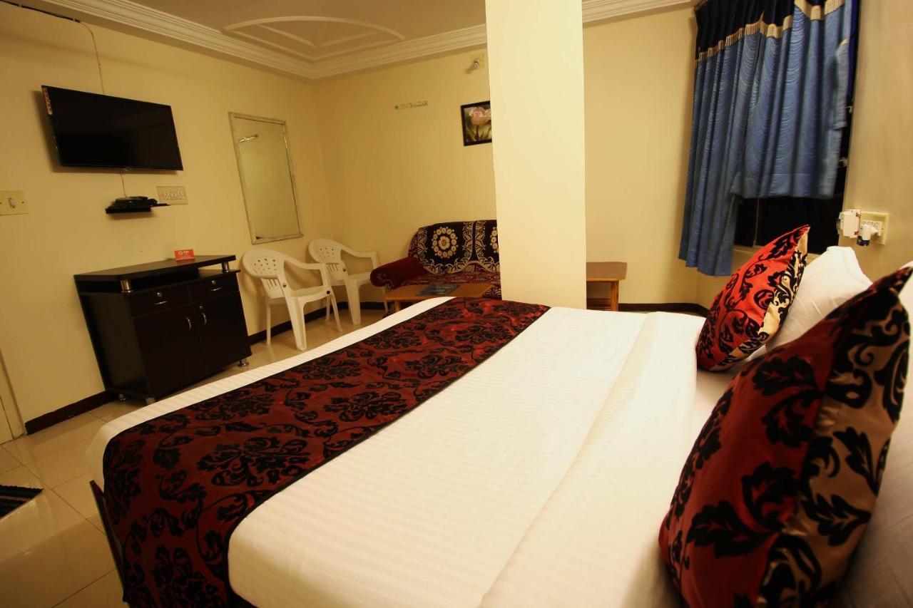 Oyo Hotel Blue Diamond Ahmedabad Exteriör bild